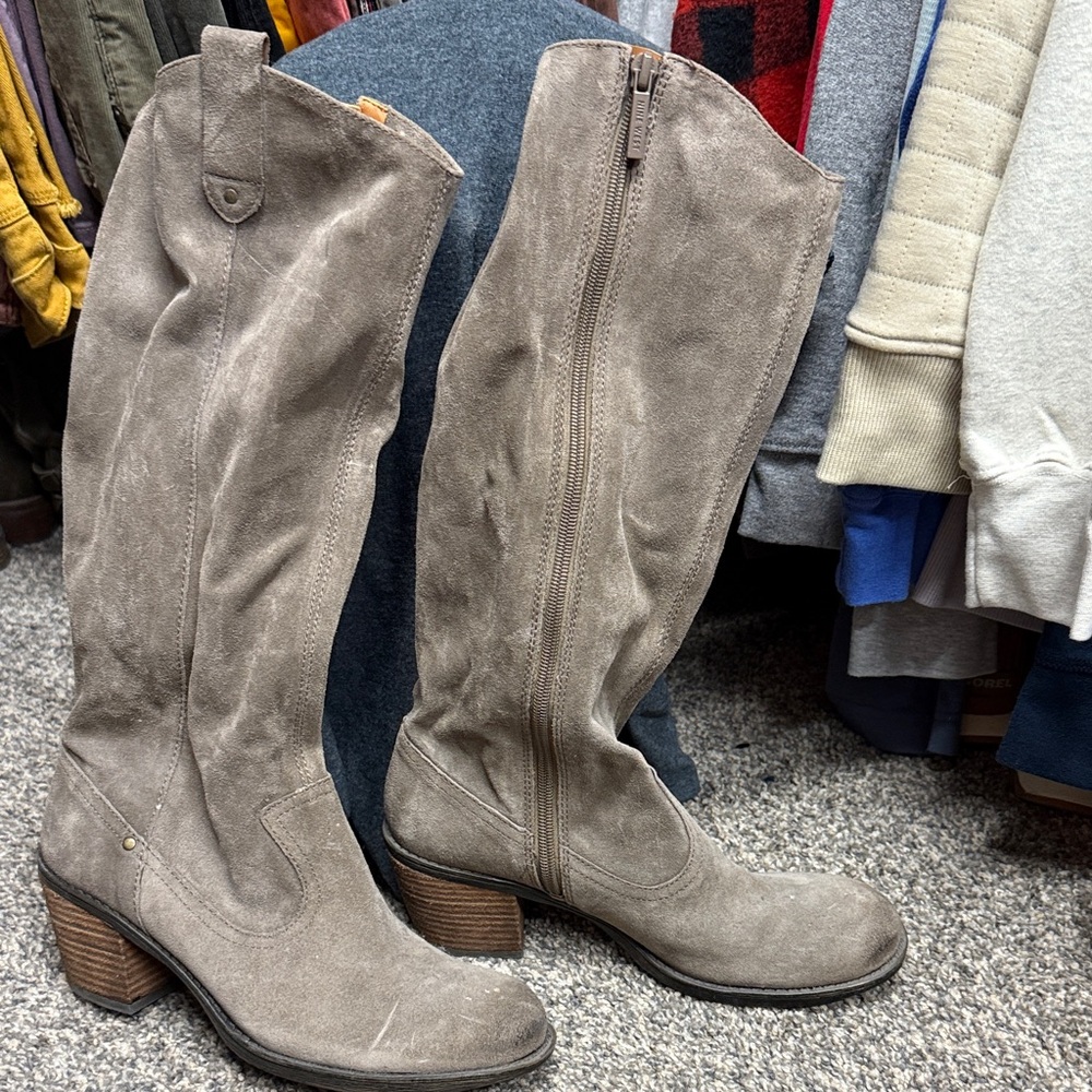Stylish Gray Suede Knee-High Boots
